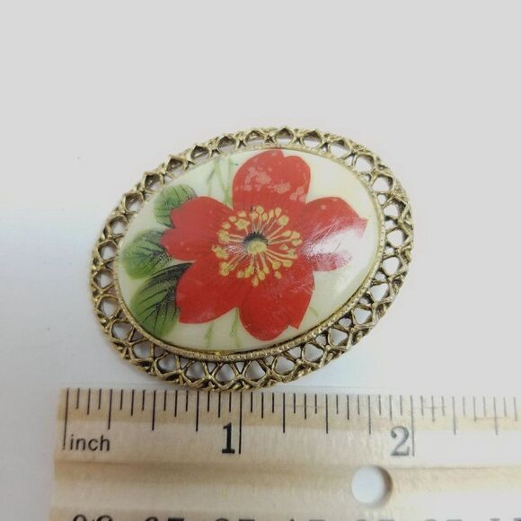 Vintage Bright Red Flower Brooch, Oval Gold Tone Frame Setting Lapel Pin, Estate - Picture 4 of 6